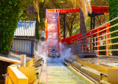 Attrazione Jurassic River mentre arrivà nello splash finale