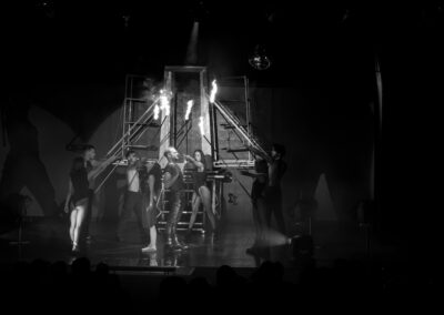 Ballerini durante lo spettacolo Pop Magic